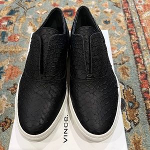 NIB VINCE Nelson Python Embossed Black  Slip On Sneaker Sz 9
